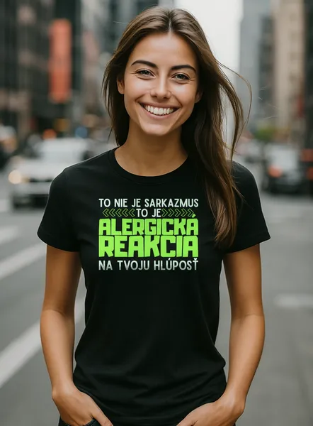 Vtipné-tričko-Alergická-reakcia-Dámske-čierne