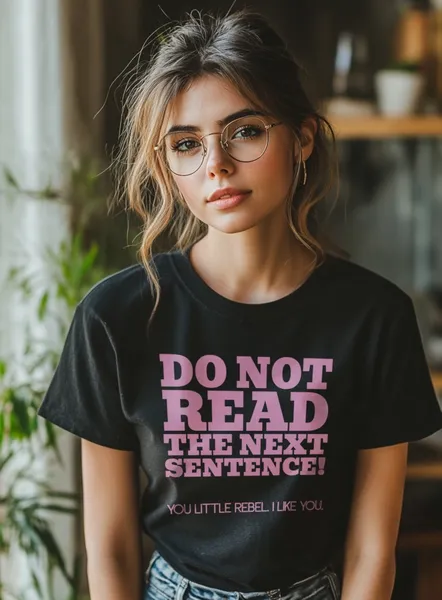Geek tričko s potlačou - Little rebel - Dámske čierne